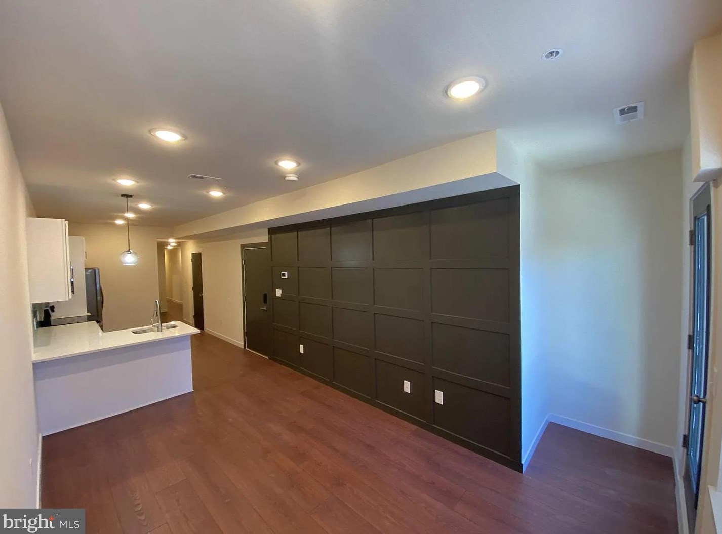 907 N 48th St #1, Philadelphia, PA 19131