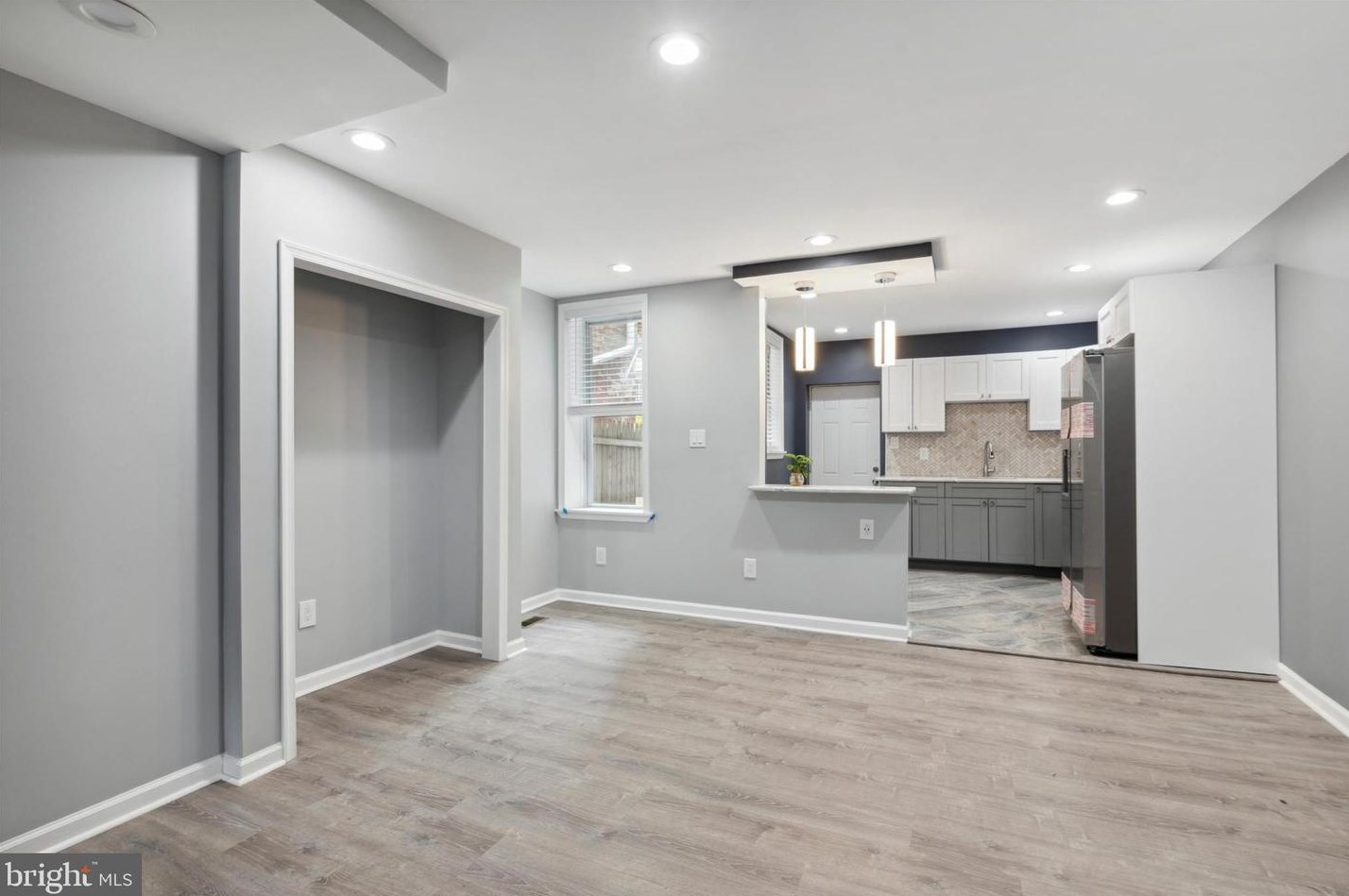 415 Wyoming Ave, Philadelphia, PA 19120-4532