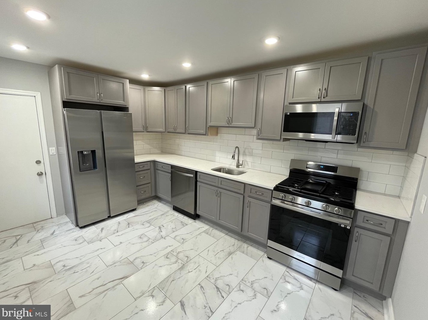 1748 Juniata St, Philadelphia PA  19140-2944 exterior