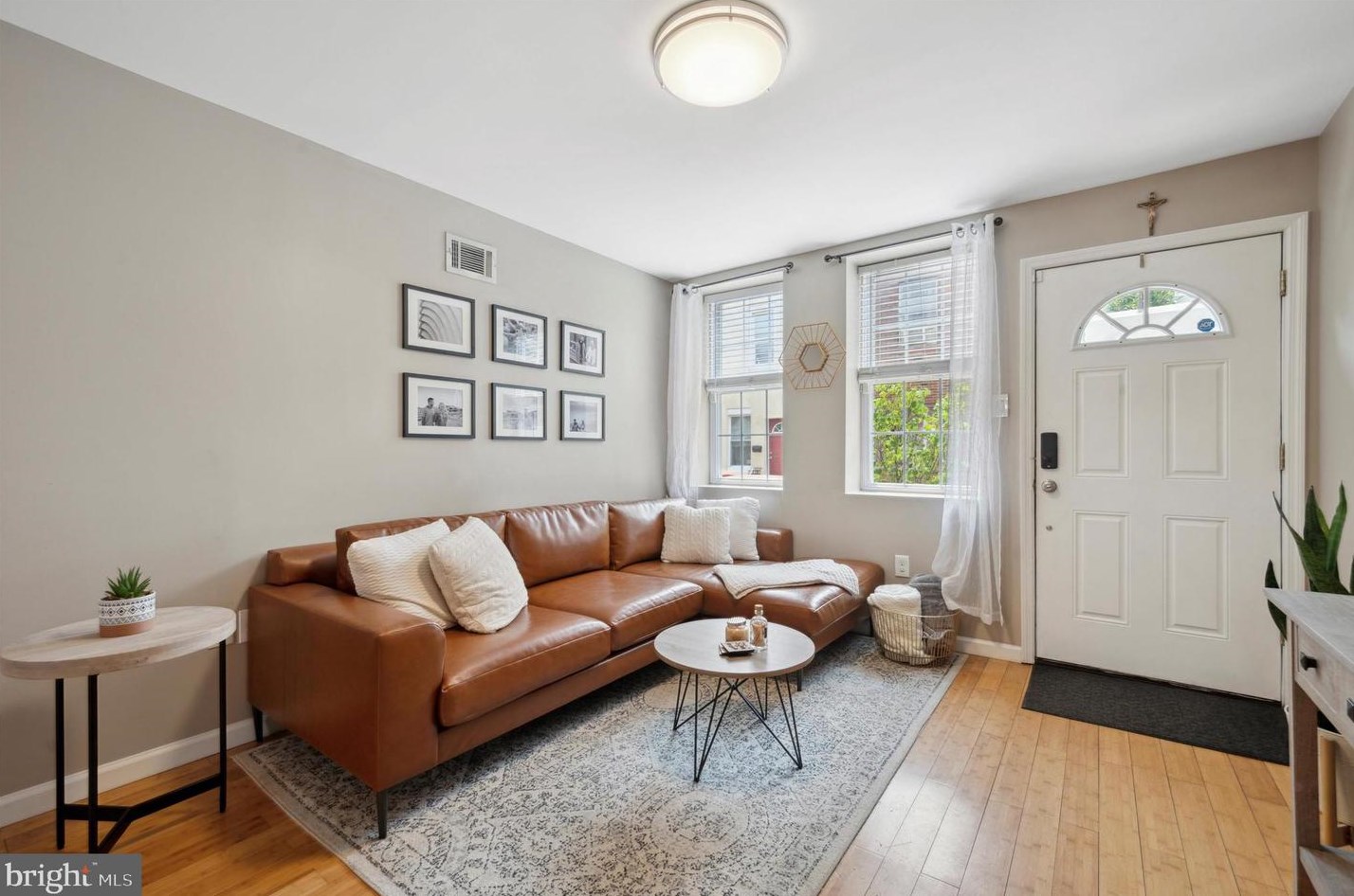 1849 Sigel St, Philadelphia, PA 19145-2132