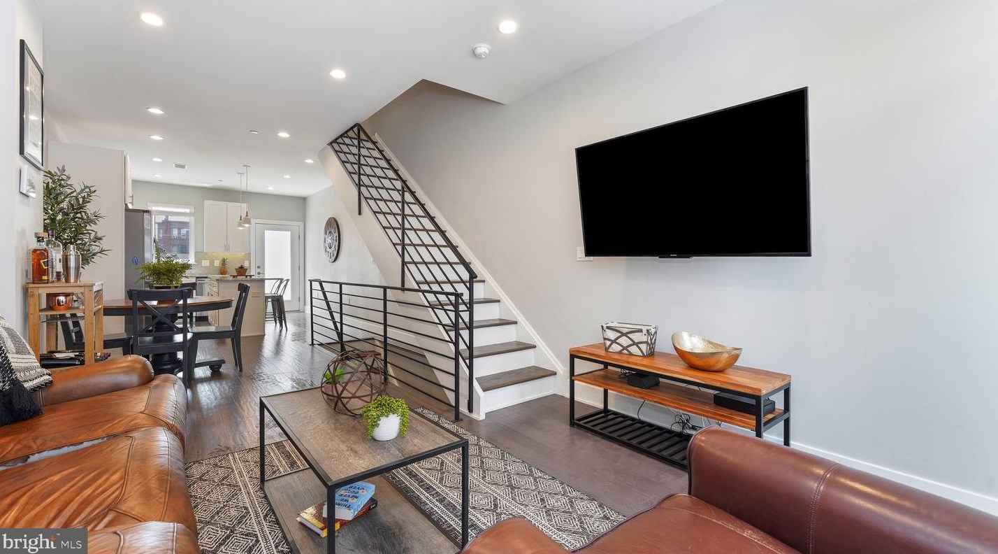 1216 Etting St, Philadelphia, PA 19121-4612