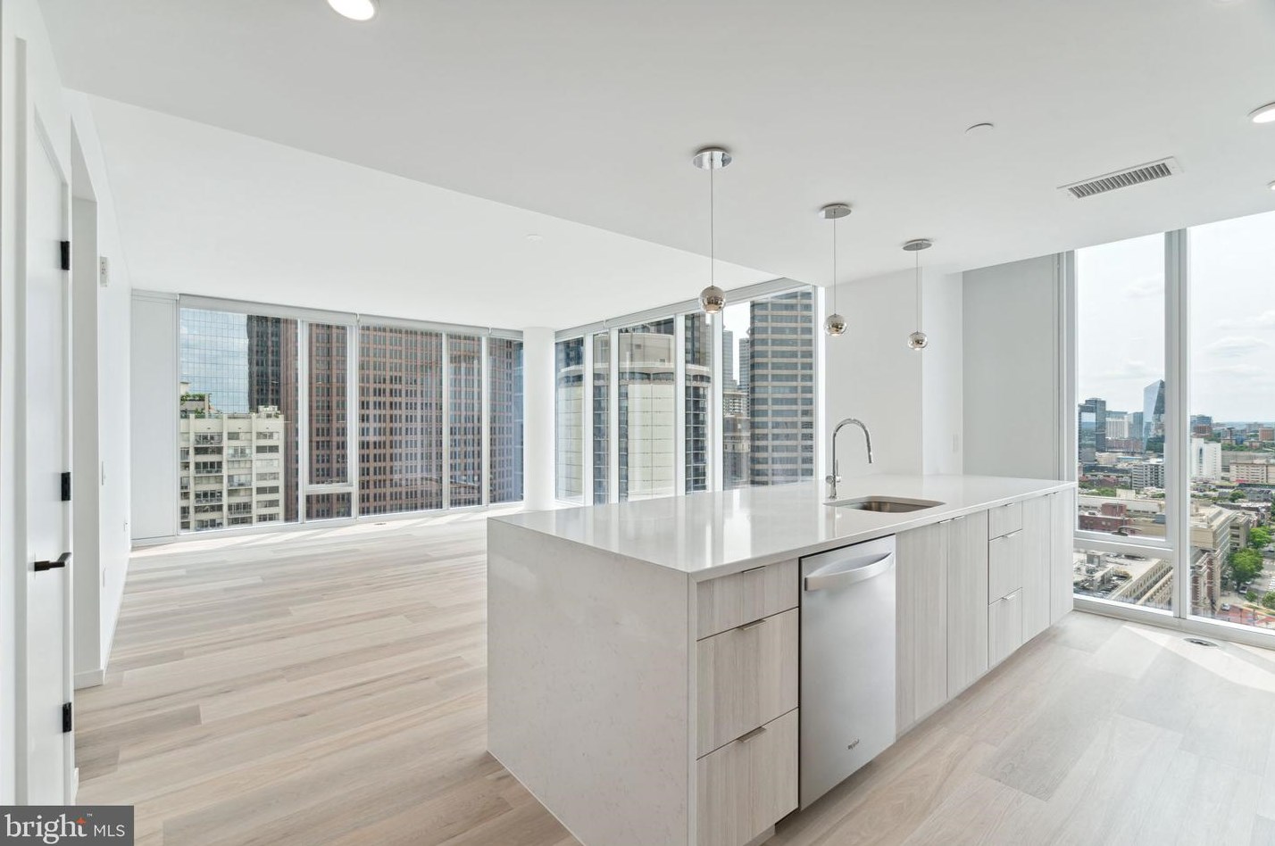 1701 Race St #2101, Philadelphia, PA 19103