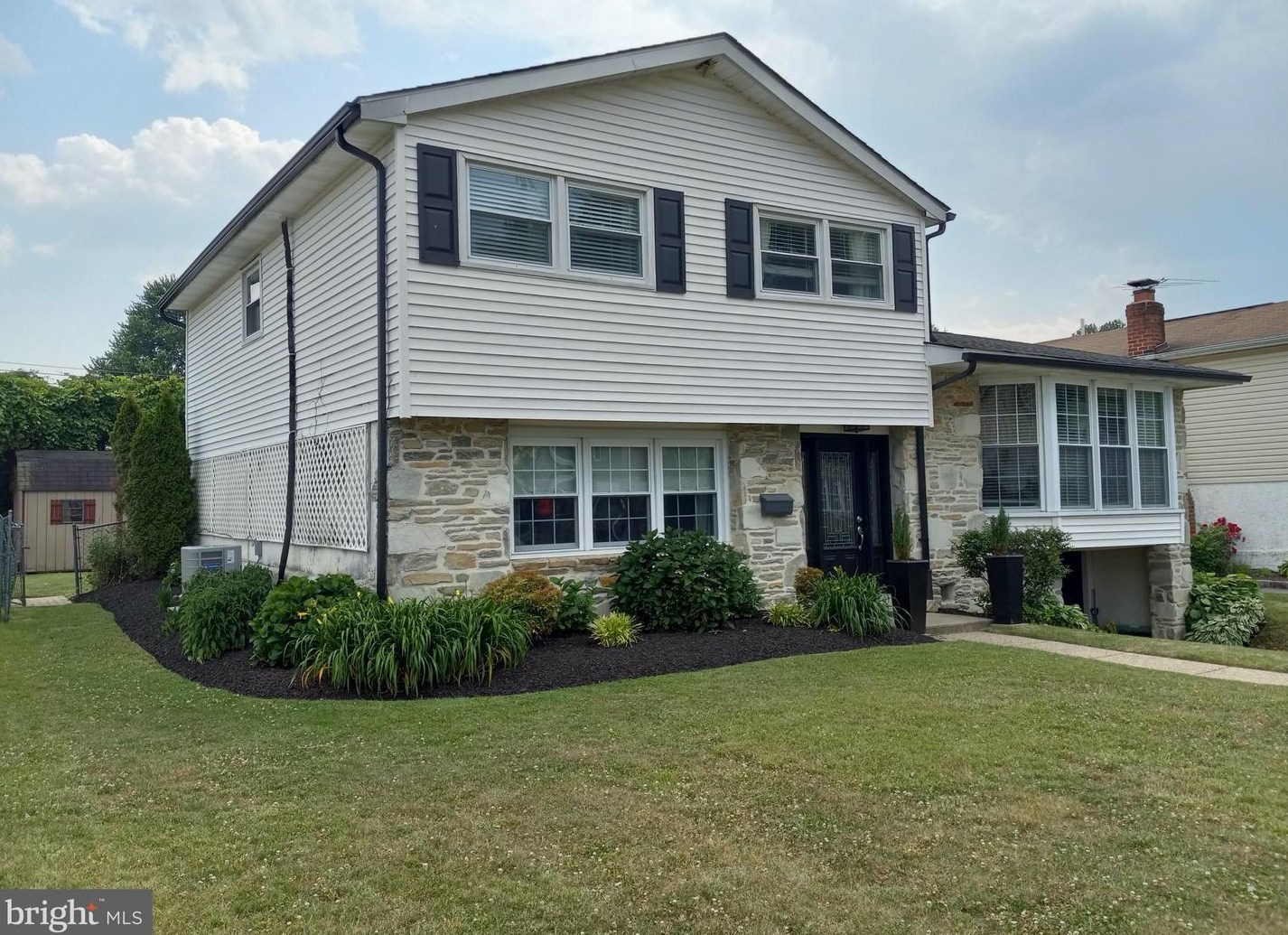 3814 Millbrook Rd, Philadelphia, PA 19154-4226