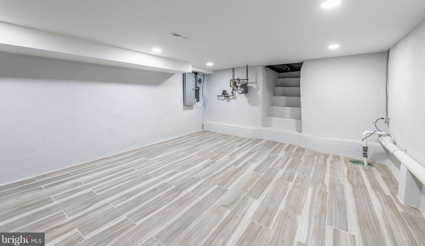 1015 Carpenter St, Philadelphia, PA 19147-3703