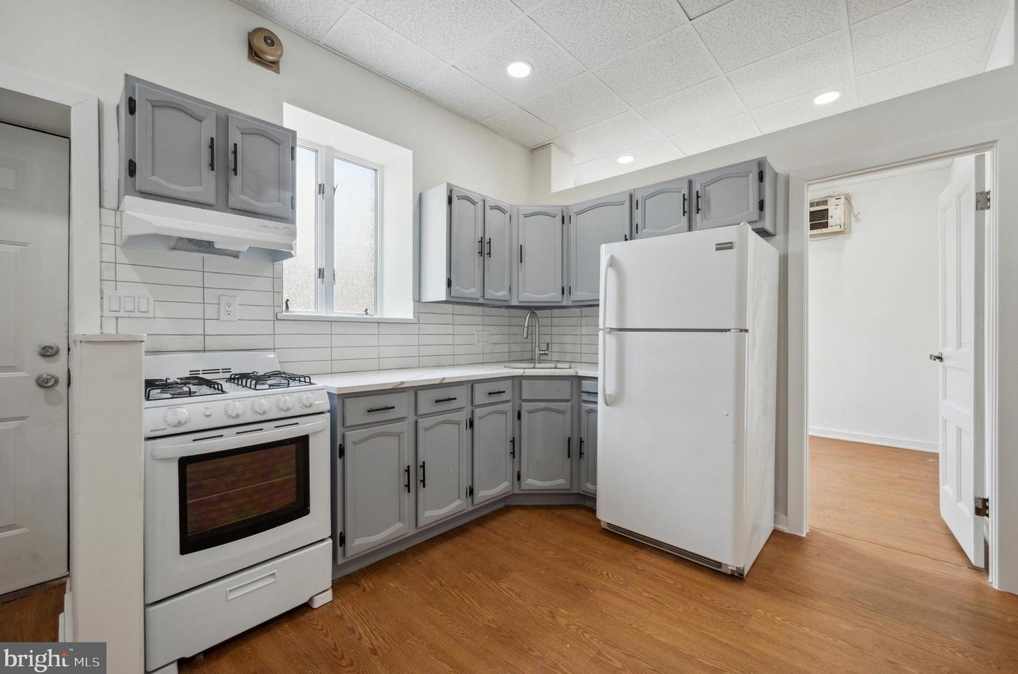 2201 S Hicks St #1r, Philadelphia, PA 19145