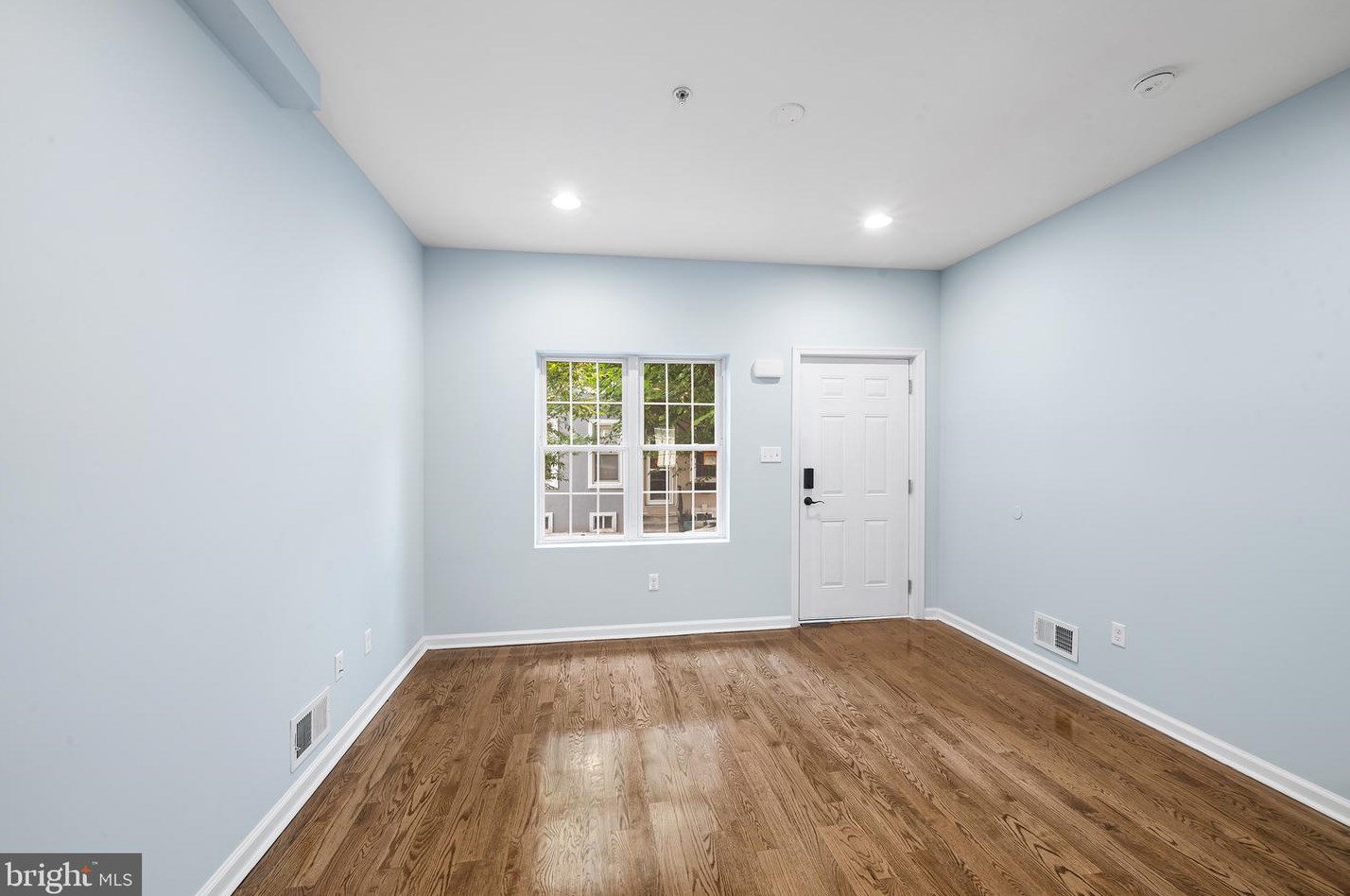1811 Titan St, Philadelphia PA  19146-2926 exterior