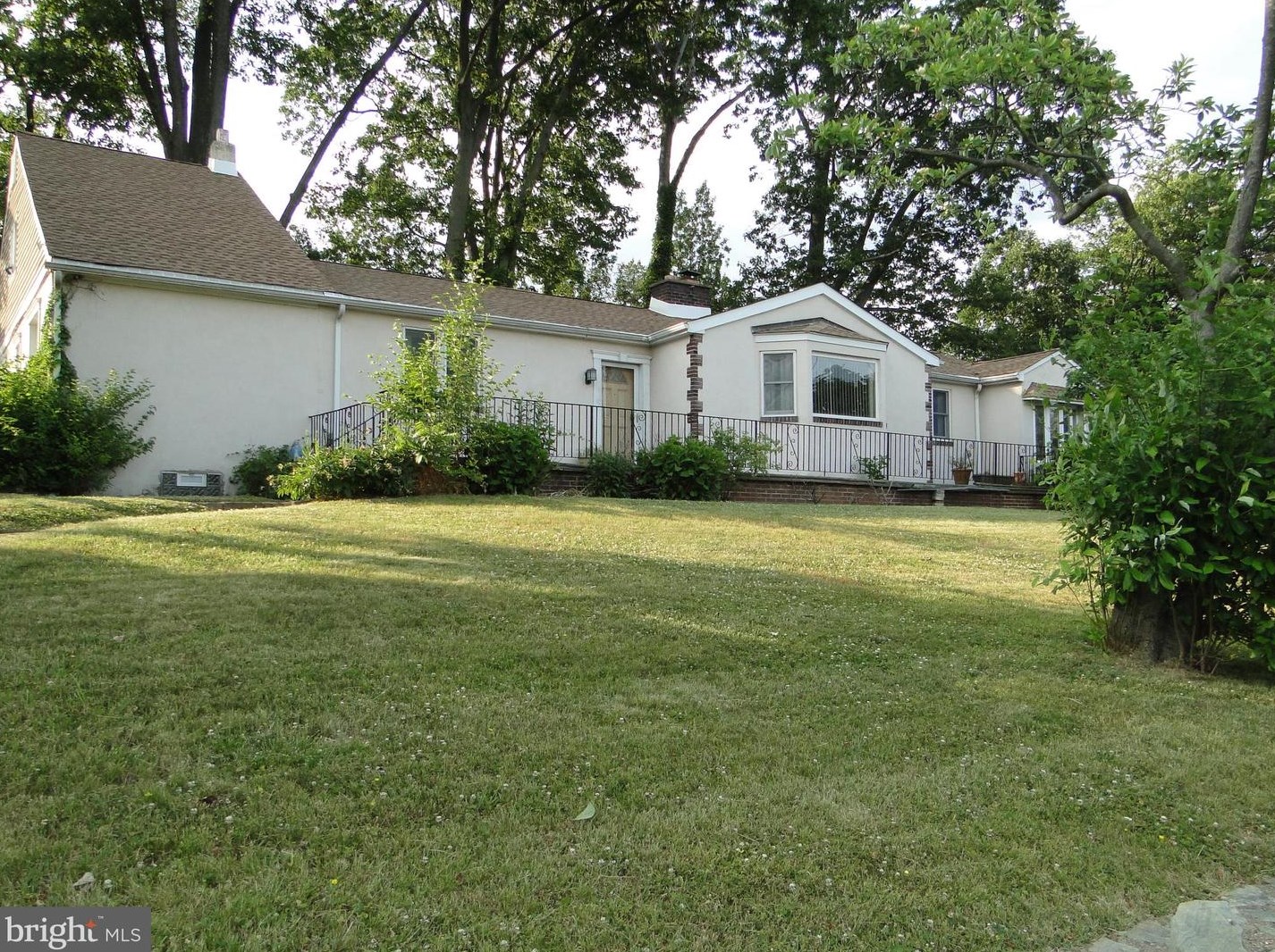 843 Welsh Rd, Philadelphia, PA 19115-1923