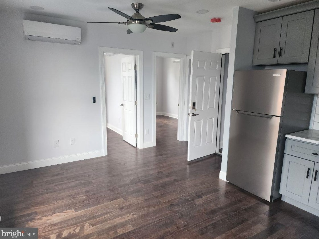 217 Green Ln #4, Philadelphia, PA 19128