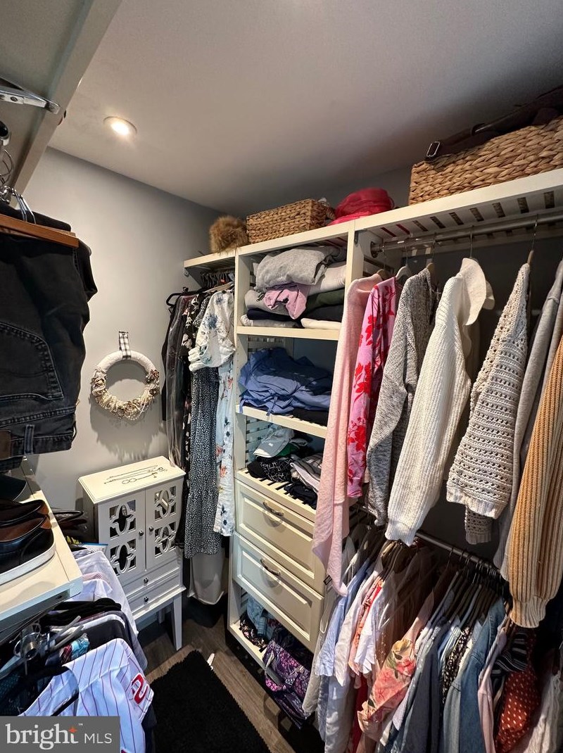 214 Wickley Rd, Philadelphia PA 19154-4338 exterior