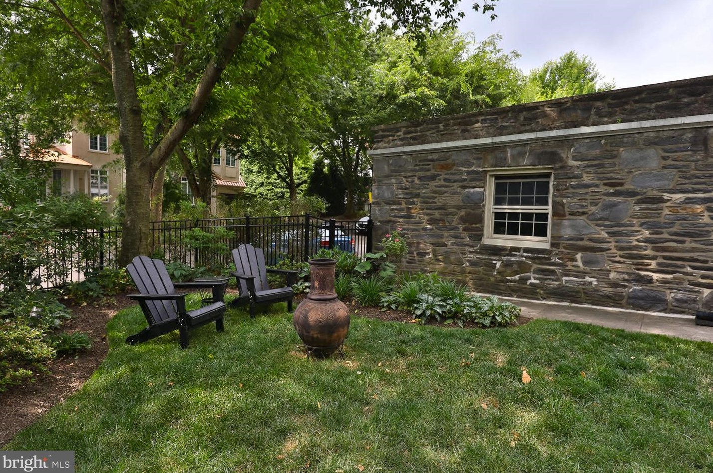 500 Arbutus St, Philadelphia PA  19119-3501 exterior