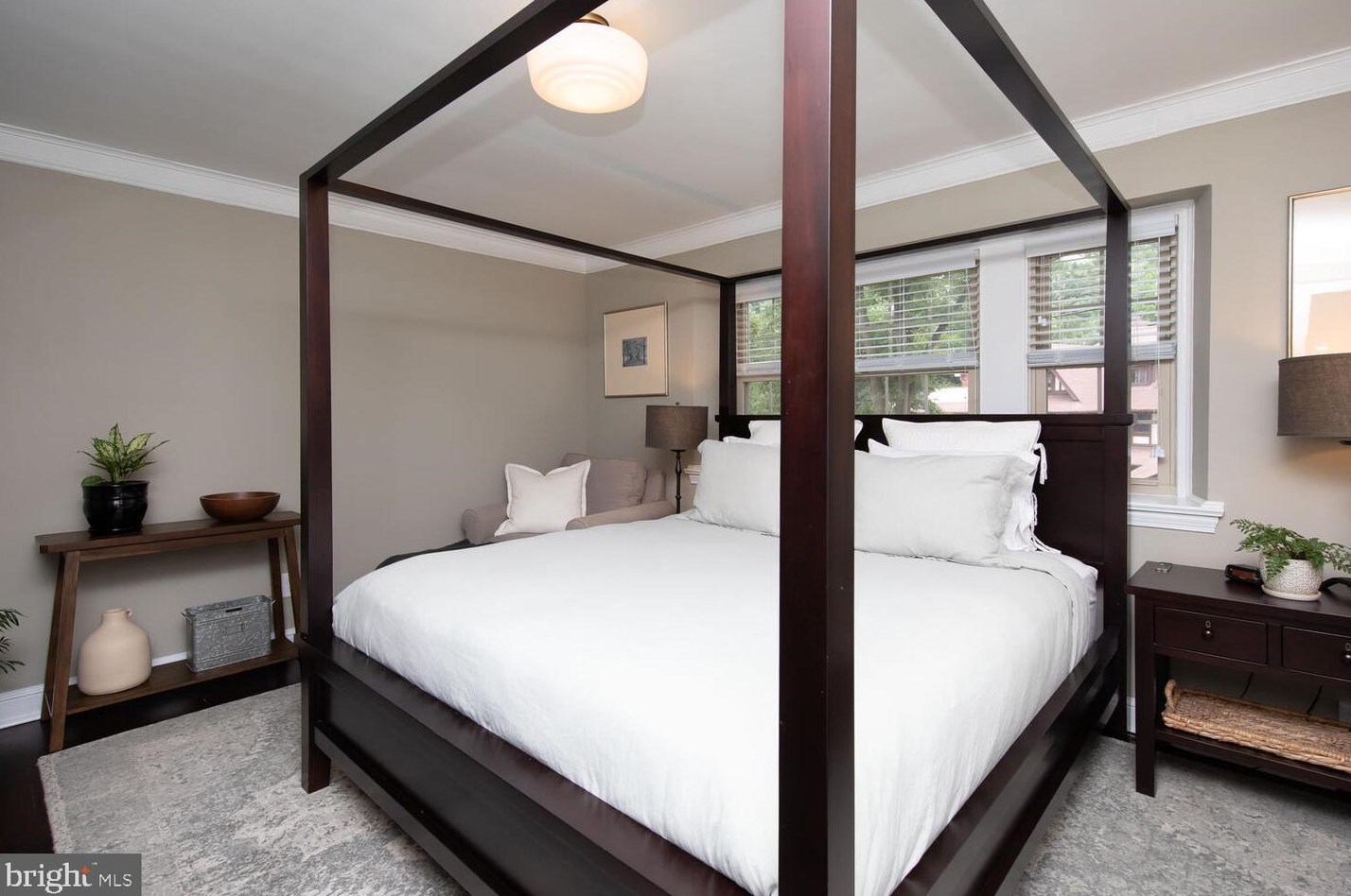 500 Arbutus St, Philadelphia PA  19119-3501 exterior