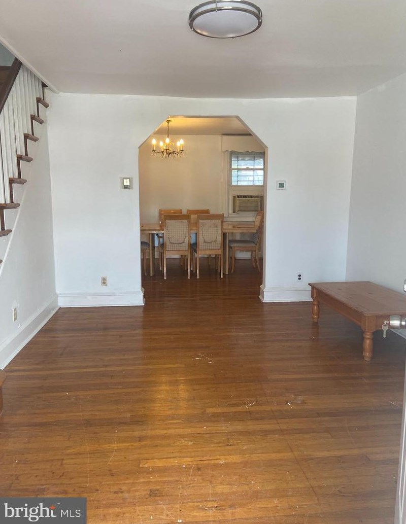 1254 Pike St, Philadelphia, PA 19124-5520