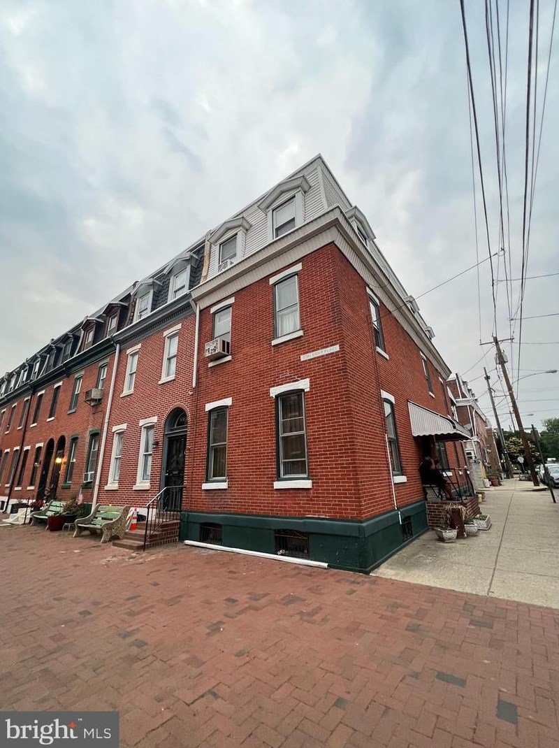 750 23rd St, Philadelphia PA  19130-2618 exterior