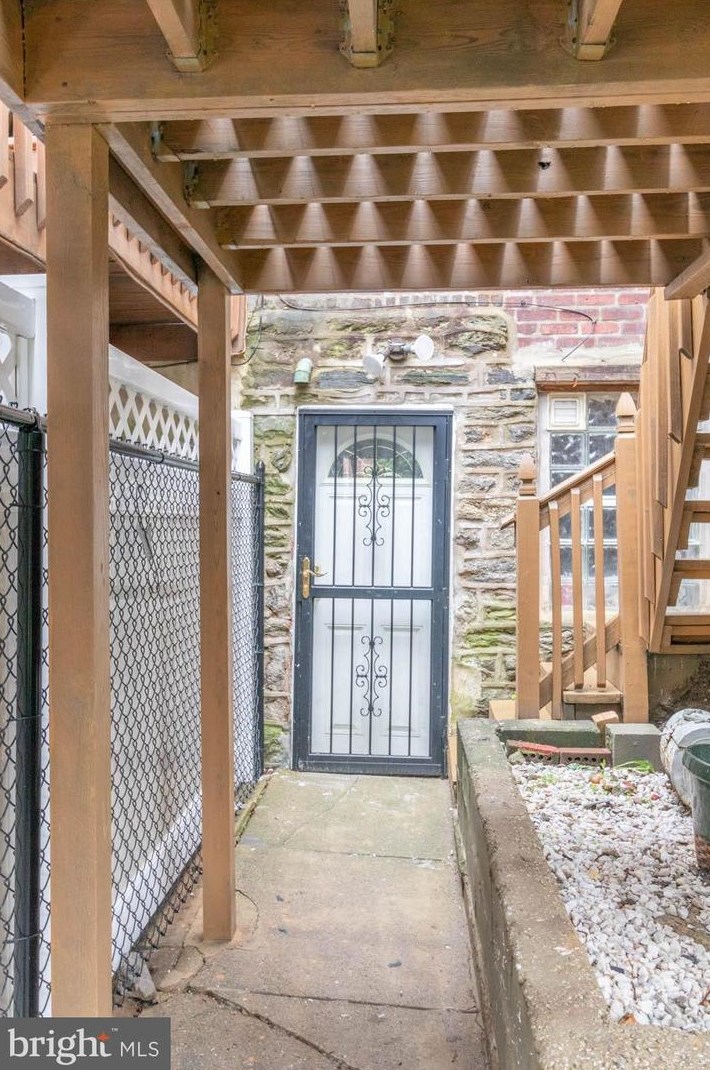 1713 68th Ave, Philadelphia PA  19126-2607 exterior