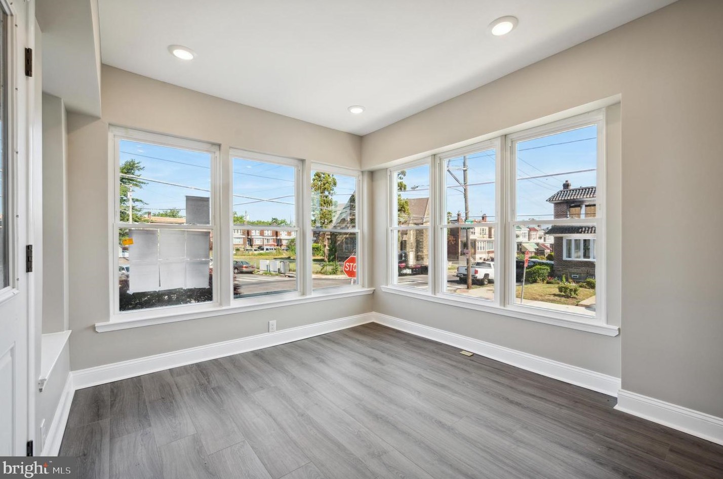 7365 Walnut Ln, Philadelphia PA  19138-1331 exterior