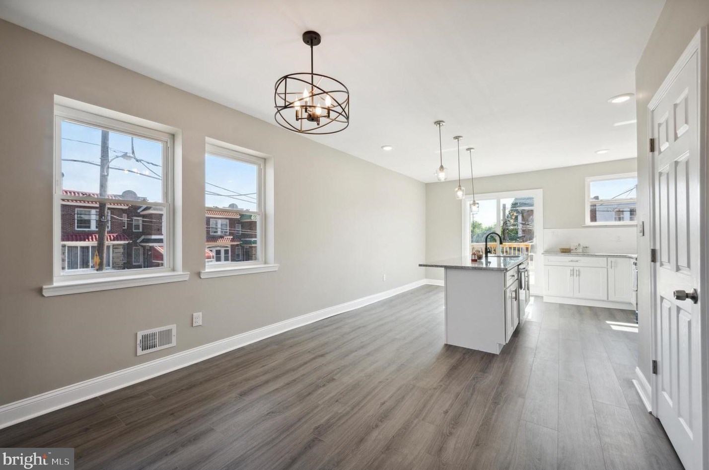 7365 Walnut Ln, Philadelphia PA  19138-1331 exterior