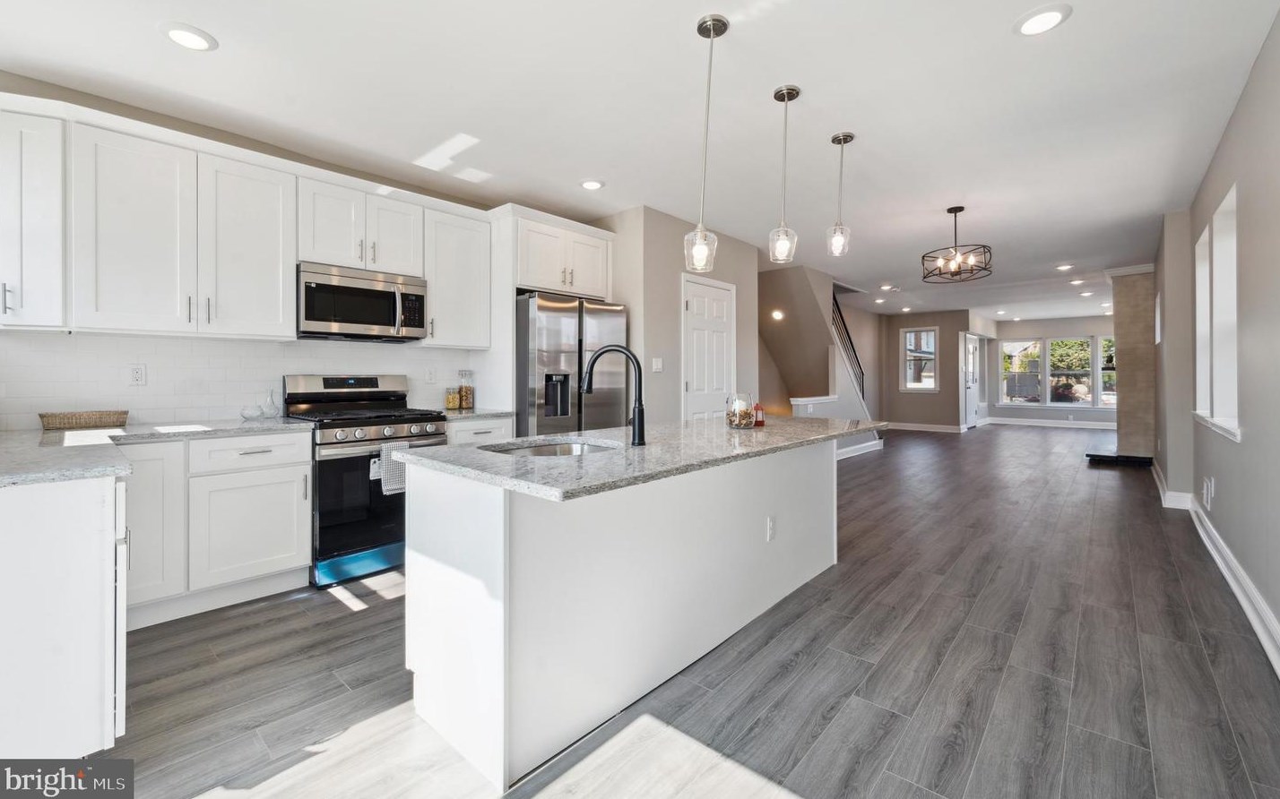 7365 Walnut Ln, Philadelphia PA  19138-1331 exterior