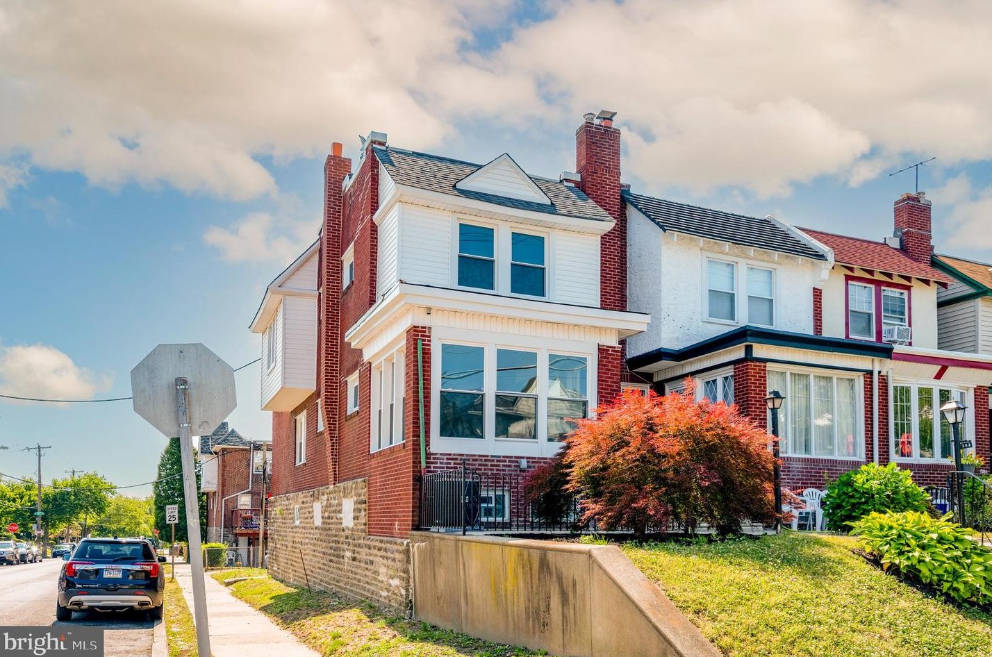 7365 Walnut Ln, Philadelphia PA  19138-1331 exterior