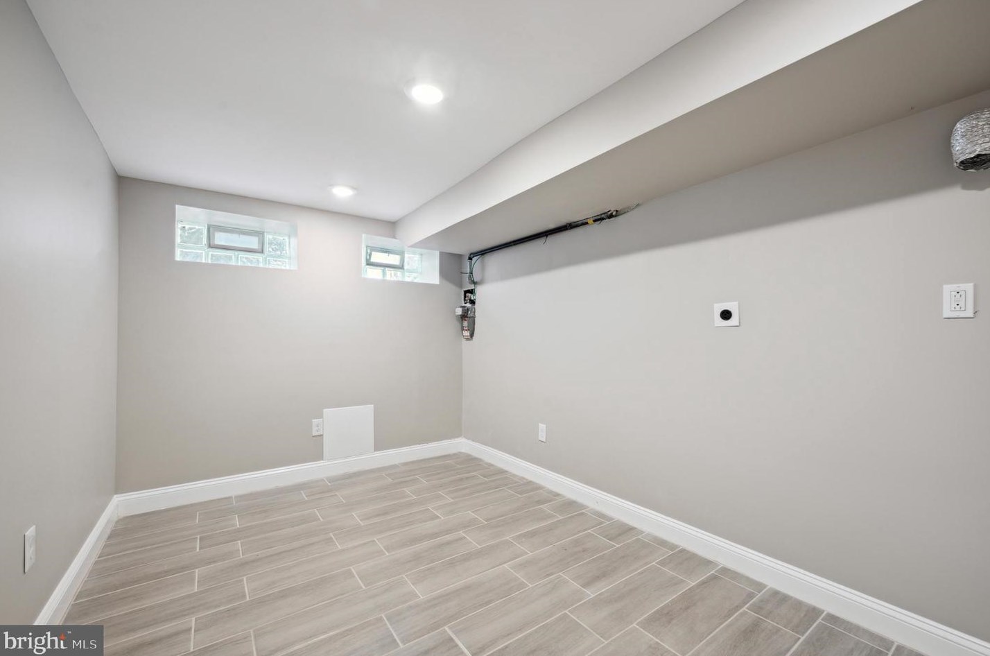 7365 Walnut Ln, Philadelphia PA  19138-1331 exterior