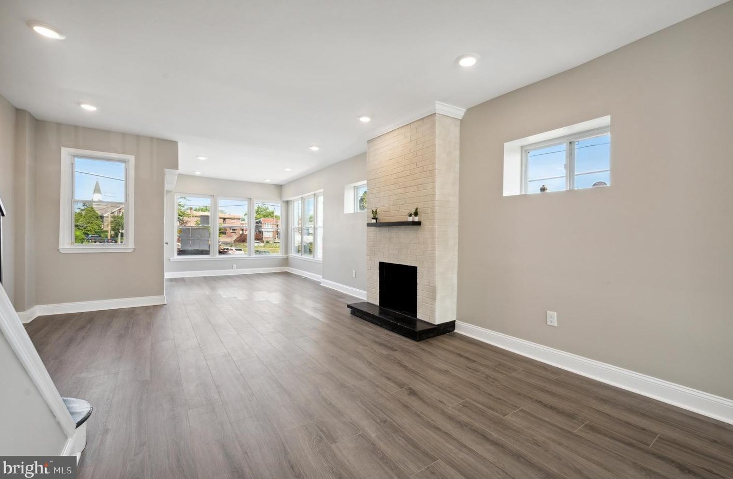 7365 Walnut Ln, Philadelphia PA  19138-1331 exterior