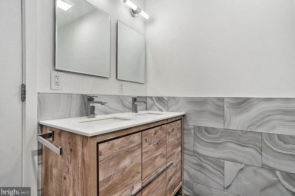 1306 25th St, Philadelphia PA 19121-4714 exterior