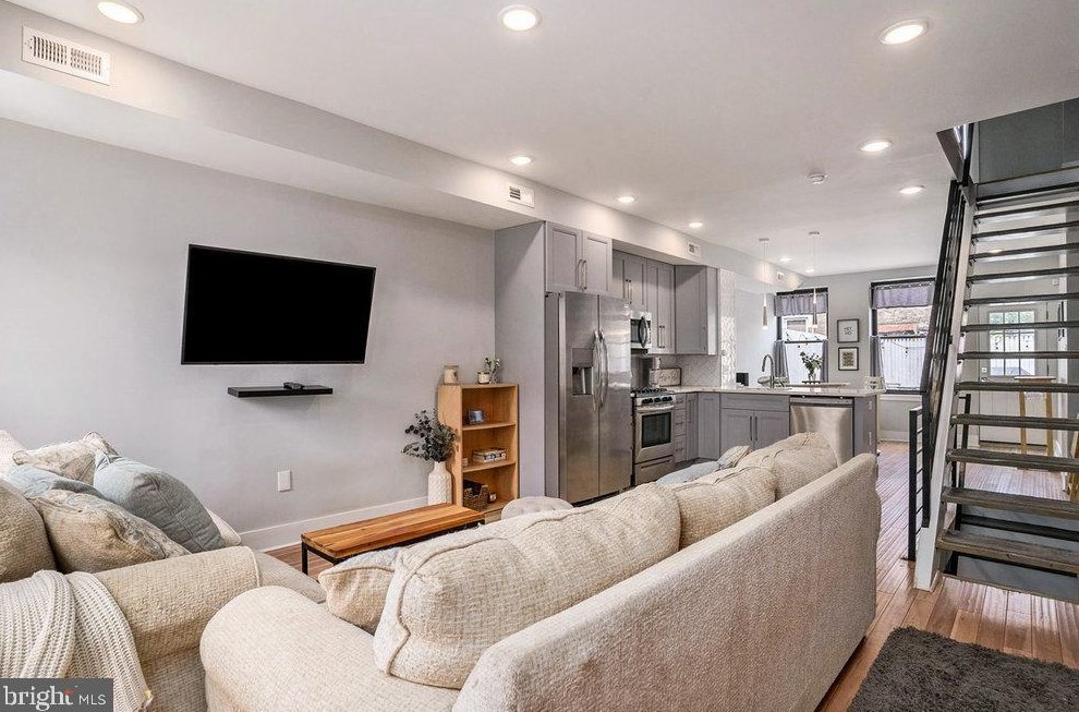 1306 25th St, Philadelphia PA 19121-4714 exterior