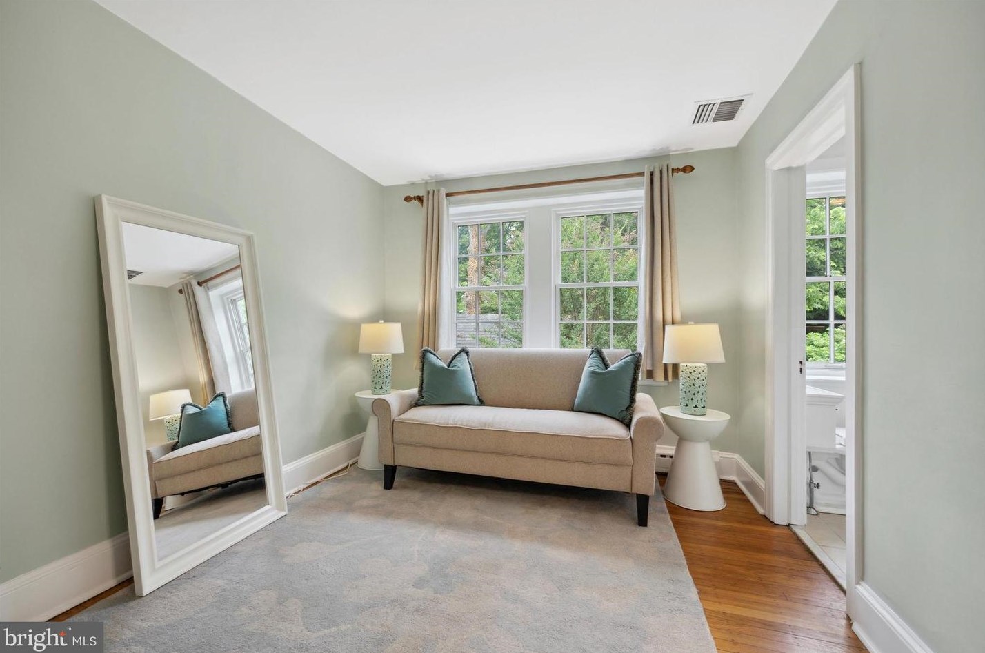 8713 Shawnee St, Philadelphia PA 19118-3804 exterior