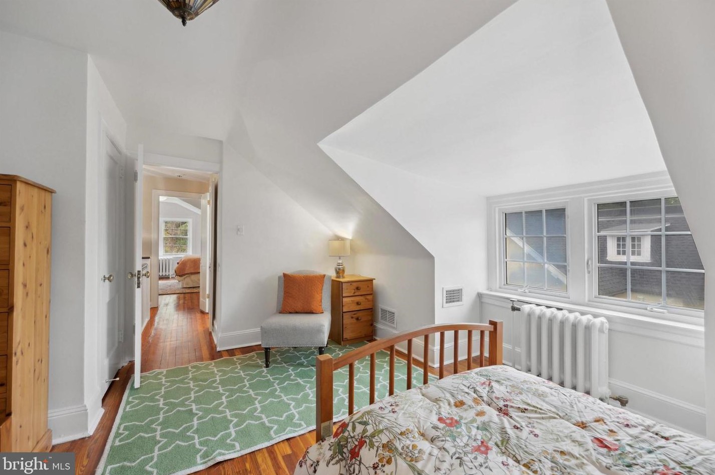 8713 Shawnee St, Philadelphia PA 19118-3804 exterior