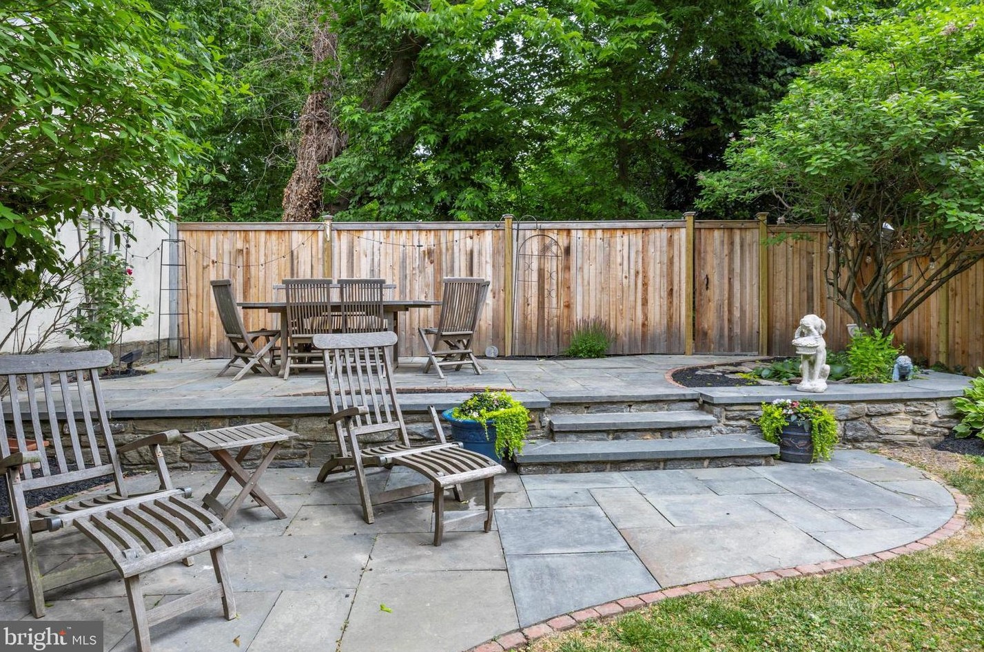 8713 Shawnee St, Philadelphia PA 19118-3804 exterior