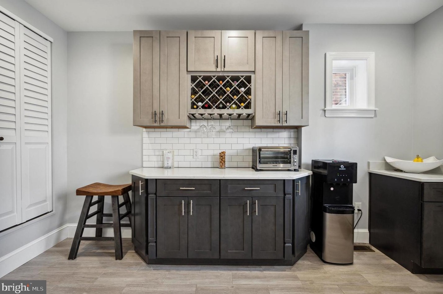 1113 Divinity St, Philadelphia PA  19143-4301 exterior