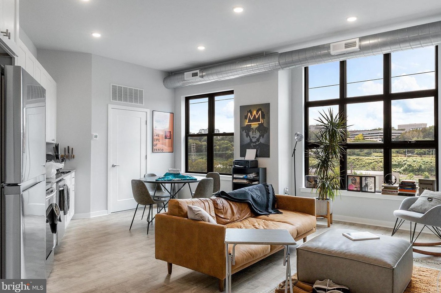 5102 Rochelle Ave #30, Philadelphia, PA 19128