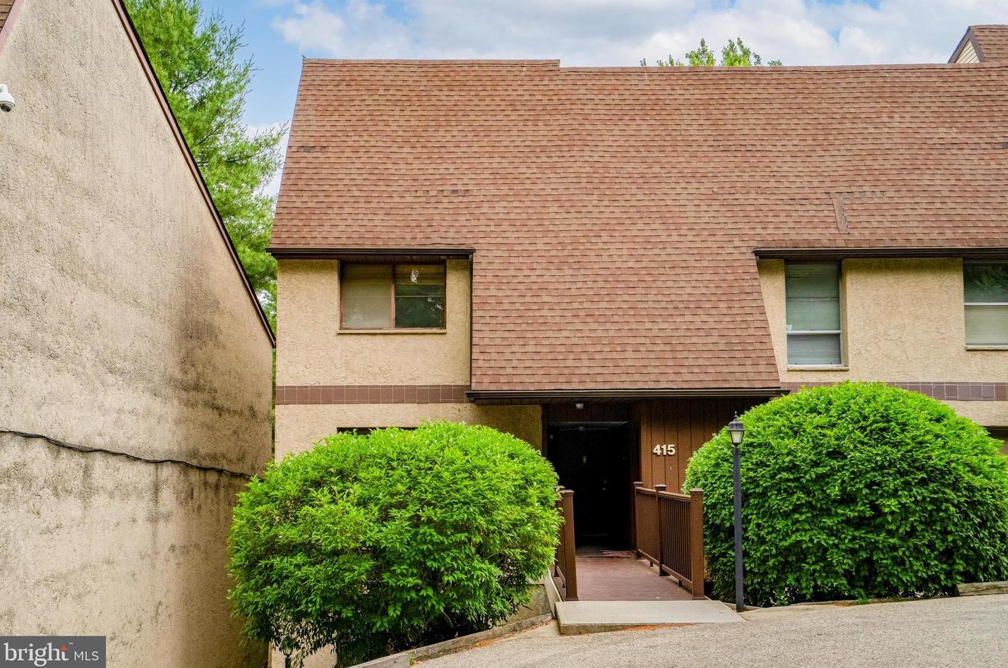 415 Shawmont Ave, Philadelphia, PA 19128-4042