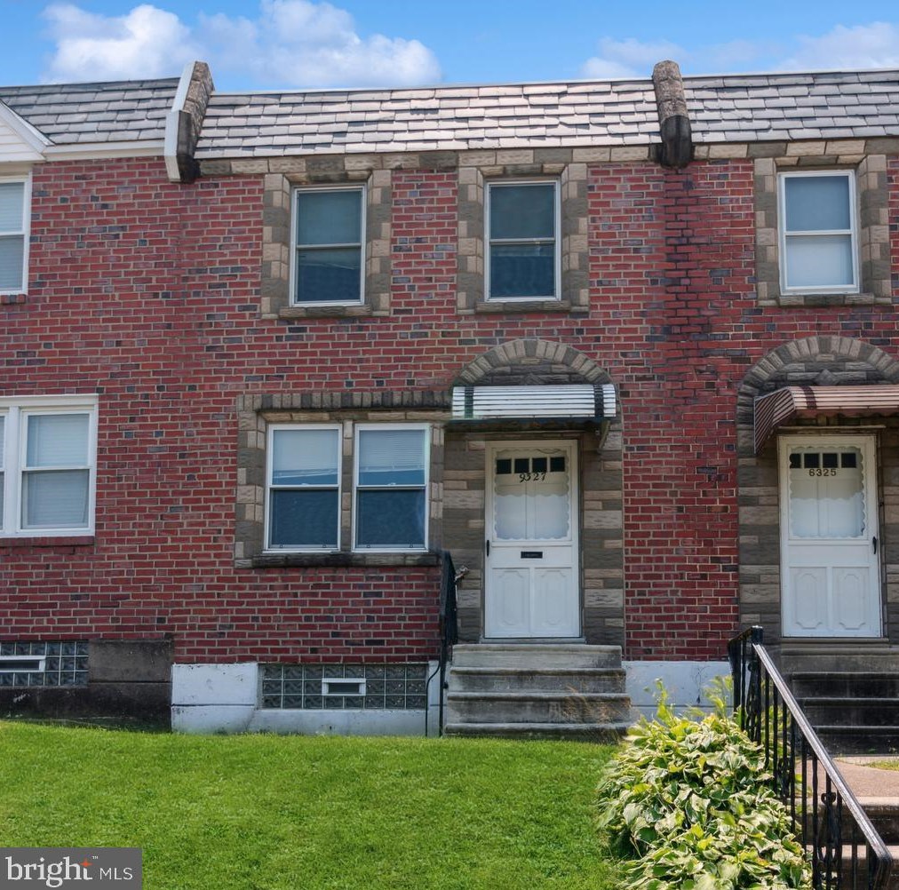 6327 Gillespie St, Philadelphia, PA 19135-3222