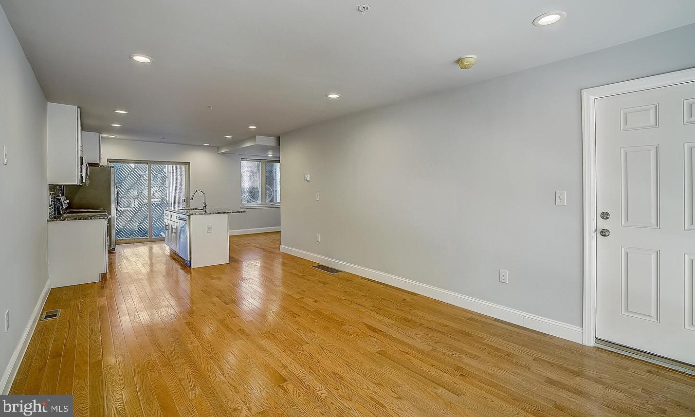 1249 N 17th St #1, Philadelphia, PA 19121