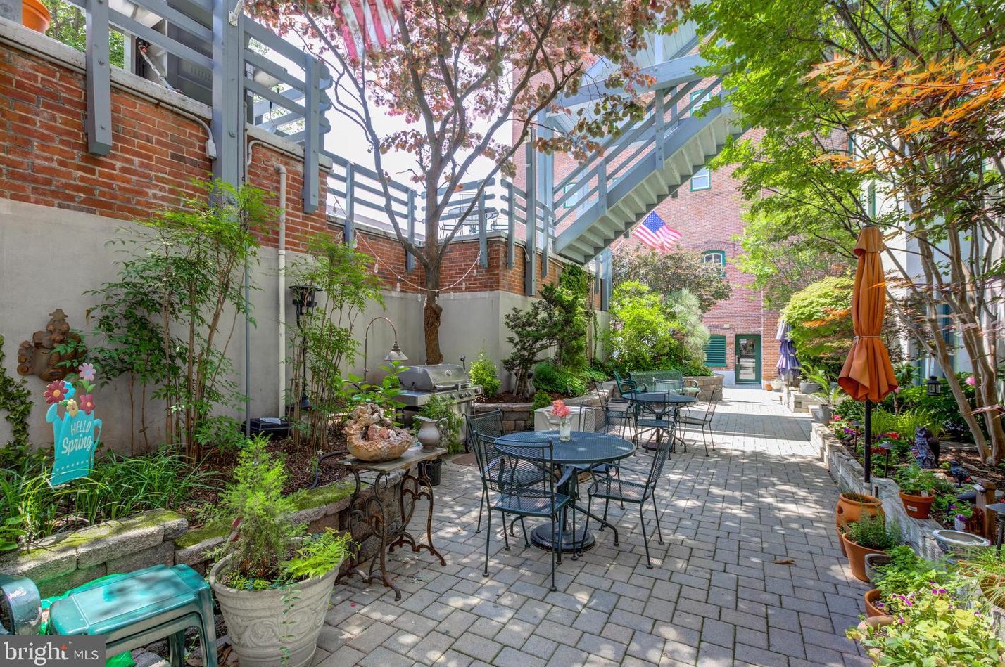 825 29th St, Philadelphia PA  19130-1195 exterior