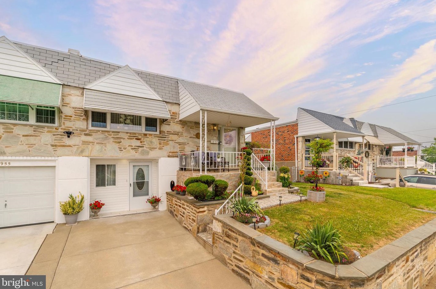 1957 President St, Philadelphia, PA 19115-2614