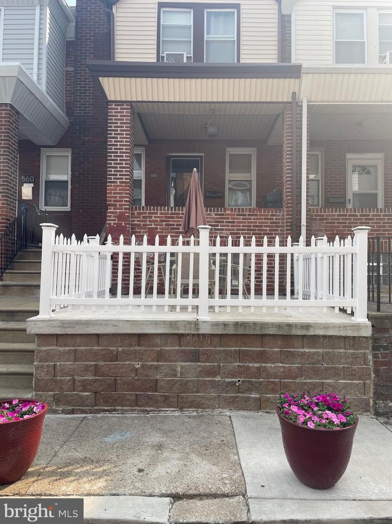 558 Alcott St, Philadelphia, PA 19120-1236