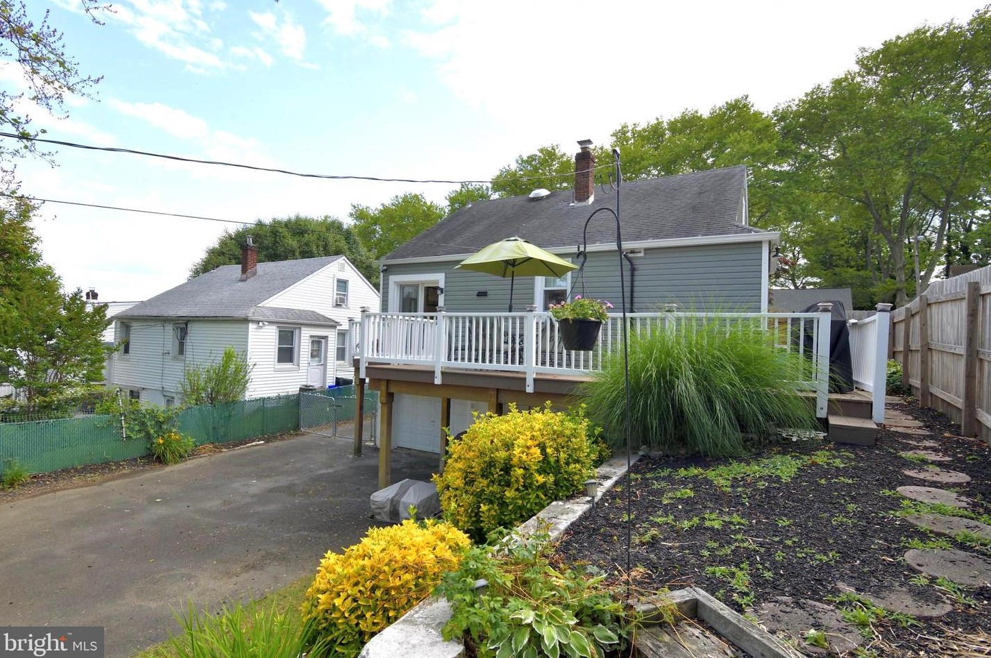 14013 Napier St, Philadelphia, PA 19116-1019