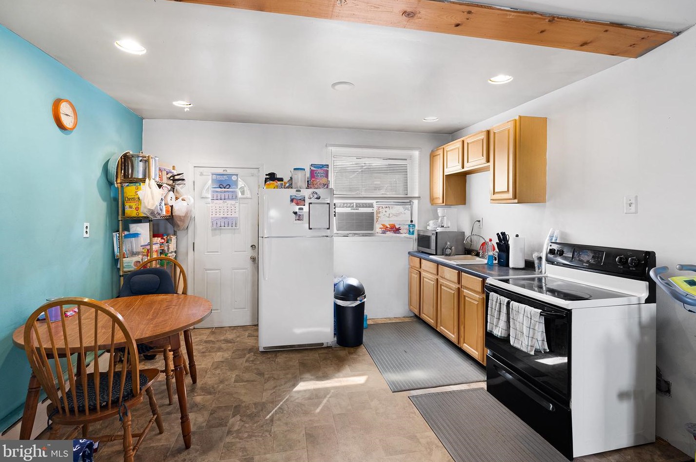 2216 Albert St, Philadelphia, PA 19125-1805