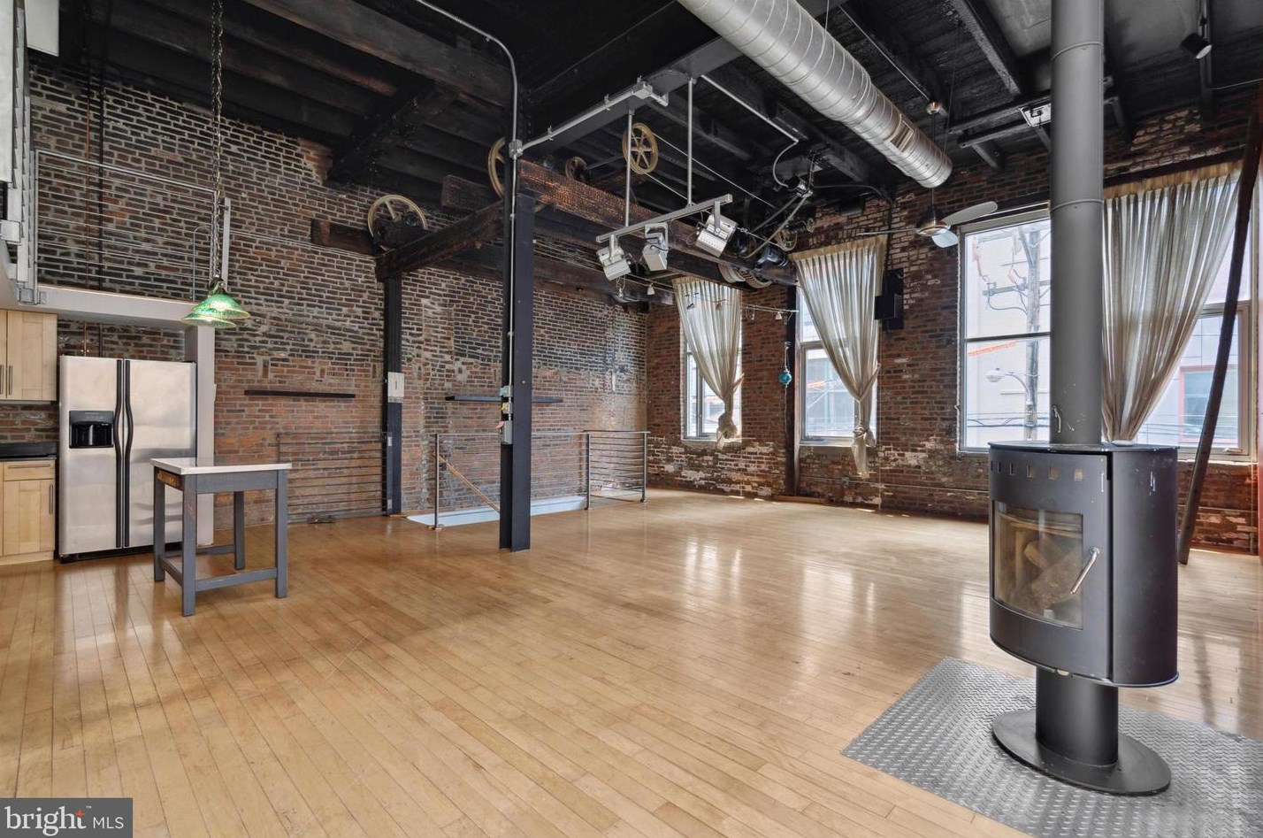 1215 Wood St #5, Philadelphia, PA 19107