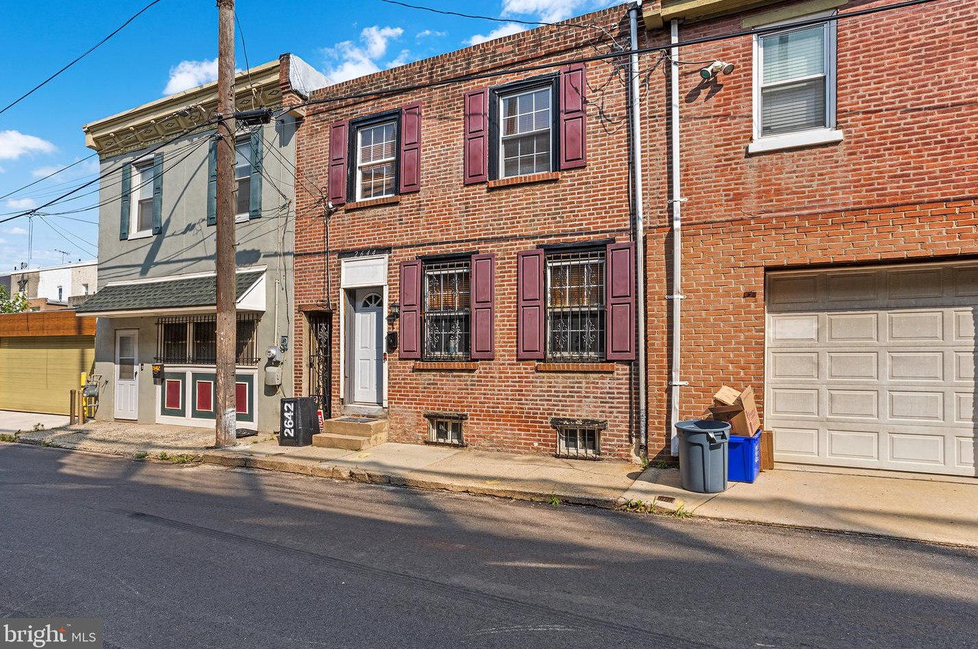 2644 Emery St, Philadelphia, PA 19125-4006