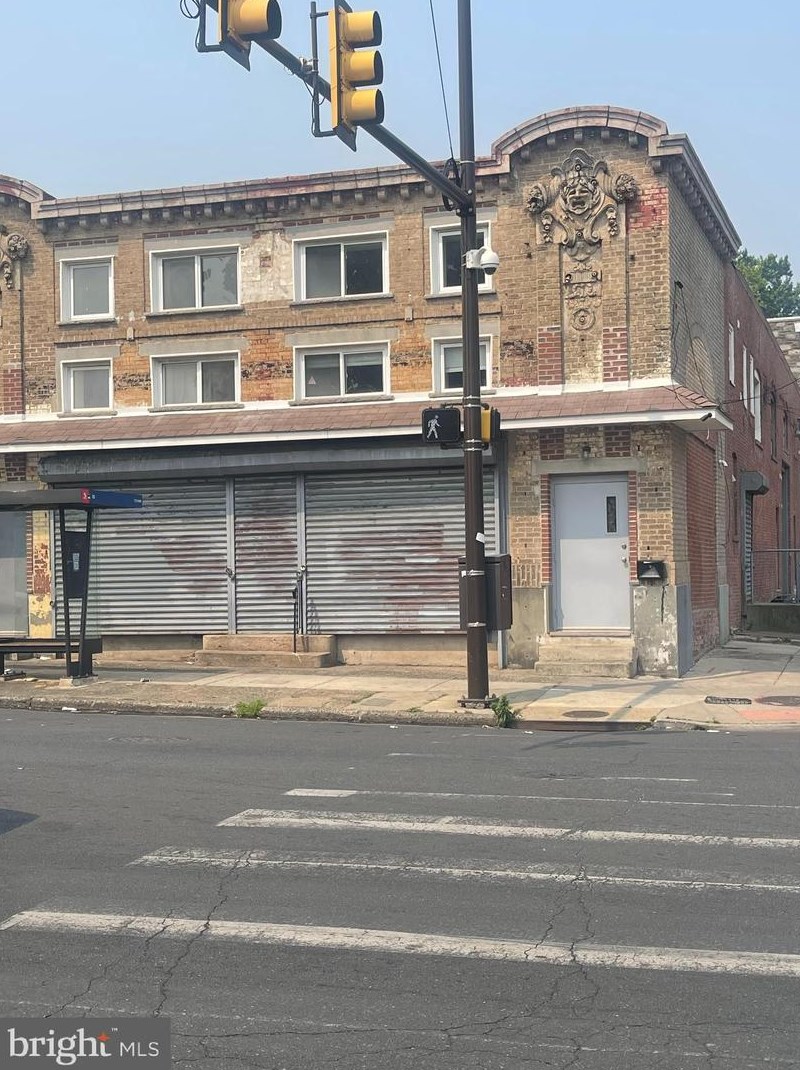 550 S 52nd St, Philadelphia, PA 19143