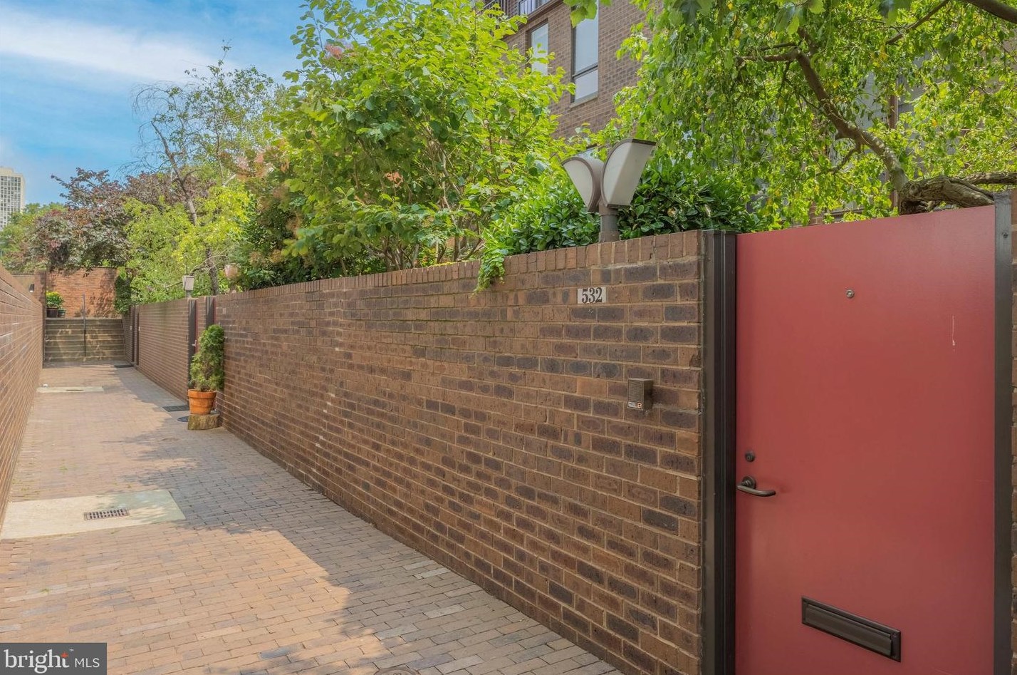 532 Manning Walk, Philadelphia, PA 19106-3705