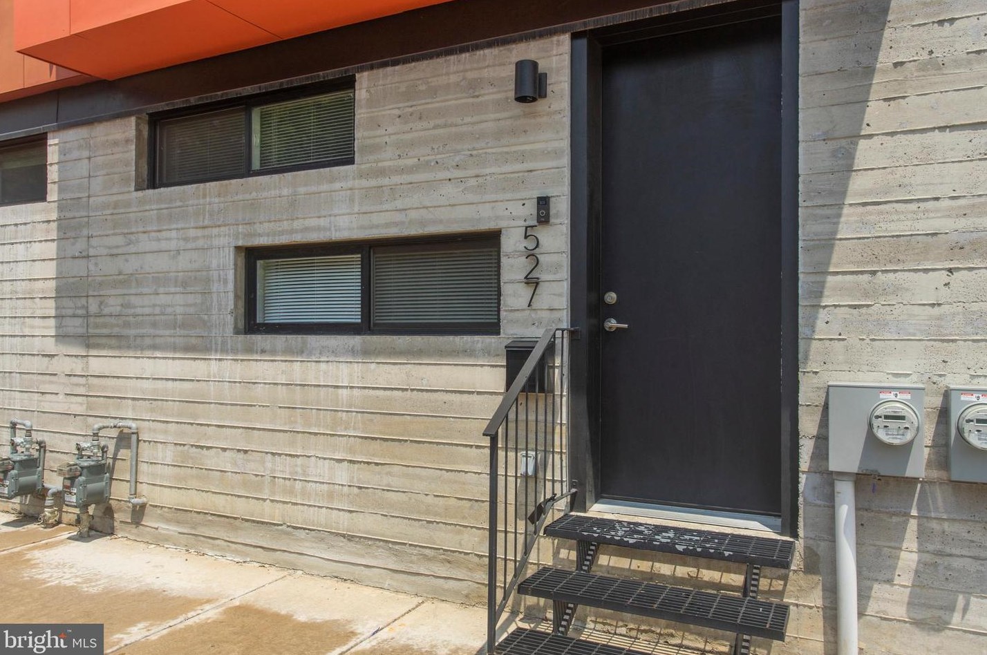 527 Jefferson St, Philadelphia PA  19122-3630 exterior
