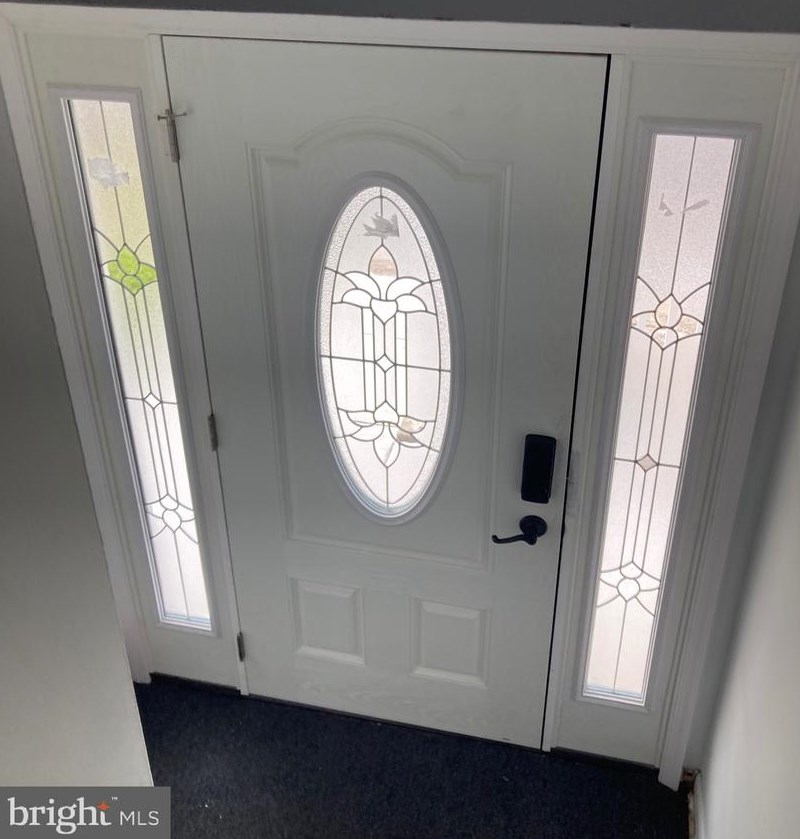 590 Livezey St, Philadelphia PA 19128-4415 exterior