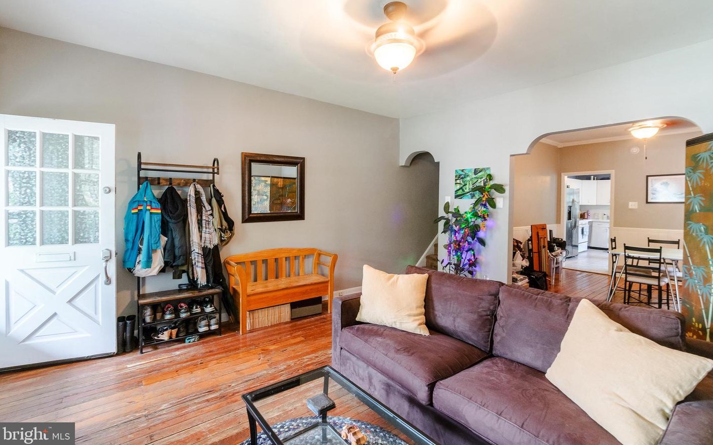 456 Lyceum Ave, Philadelphia, PA 19128