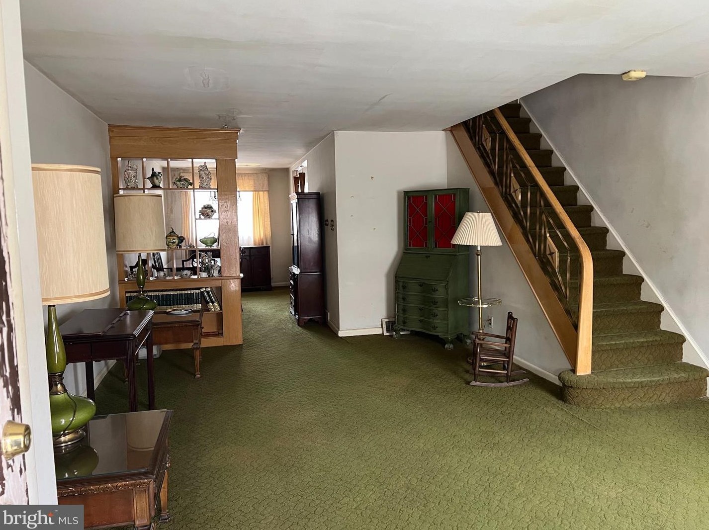 8652 Gilbert St, Philadelphia, PA 19150-2704