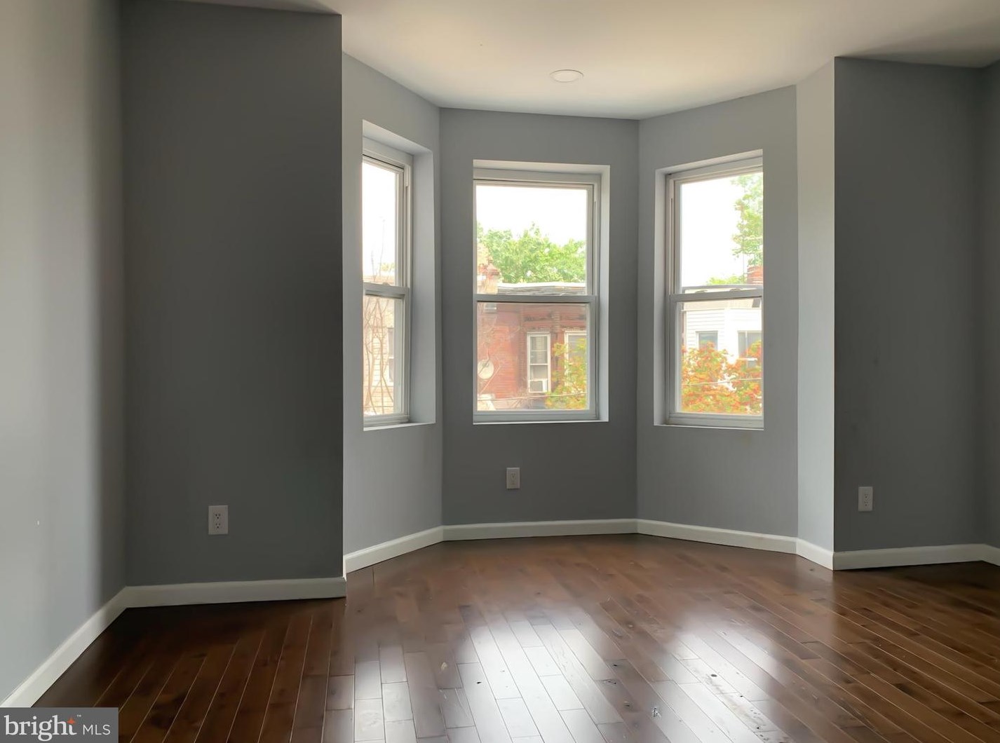 1530 S Lindenwood St, Philadelphia, PA 19143