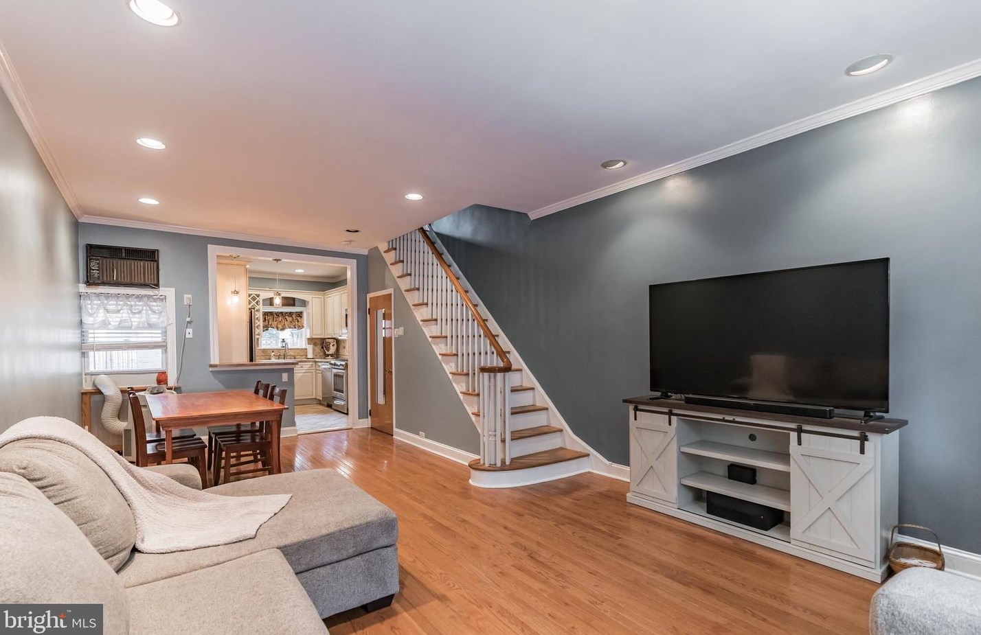 2446 Lambert St, Philadelphia PA  19145-4212 exterior