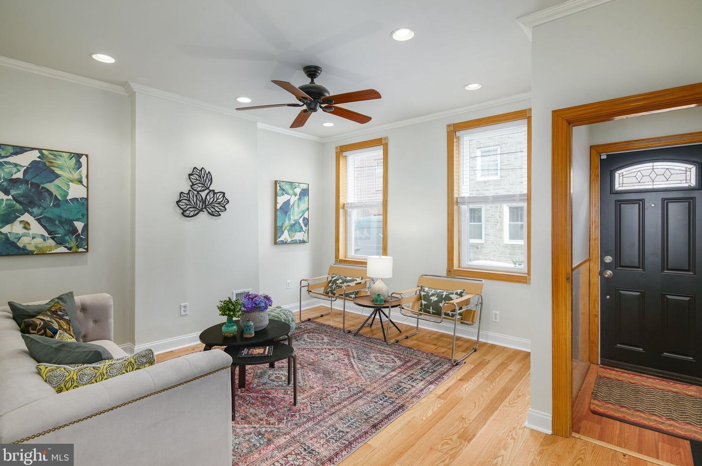 2562 Salmon St, Philadelphia, PA 19125-4033